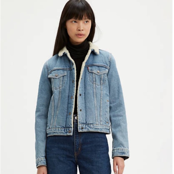 Levi's Jackets & Blazers - NWOT. Levi’s original Sherpa trucker jacket